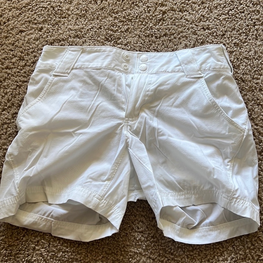 Columbia White shorts PFG